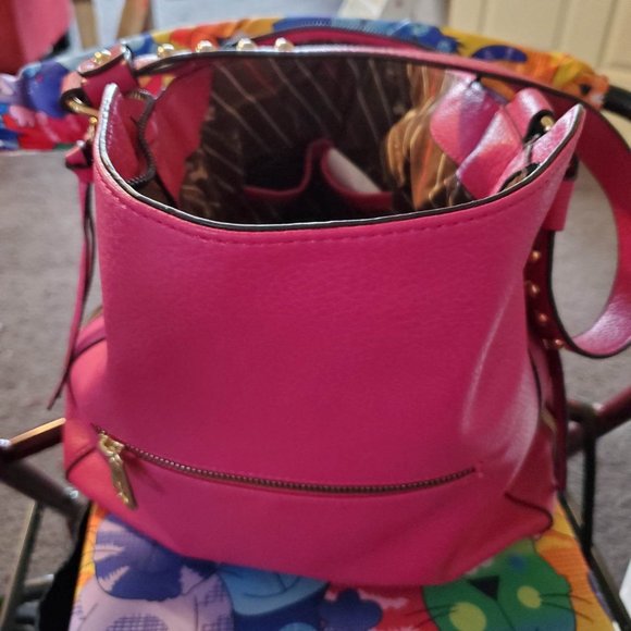New Montana West Concealed Carry Handbag in Fuschia Pink - Picture 5 of 5